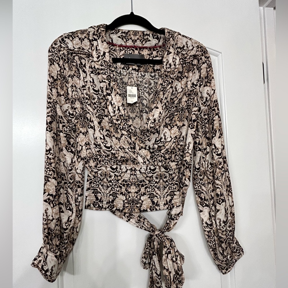 Anthropologie tie wrap front blouse with birds and rabbit print size small NWT
